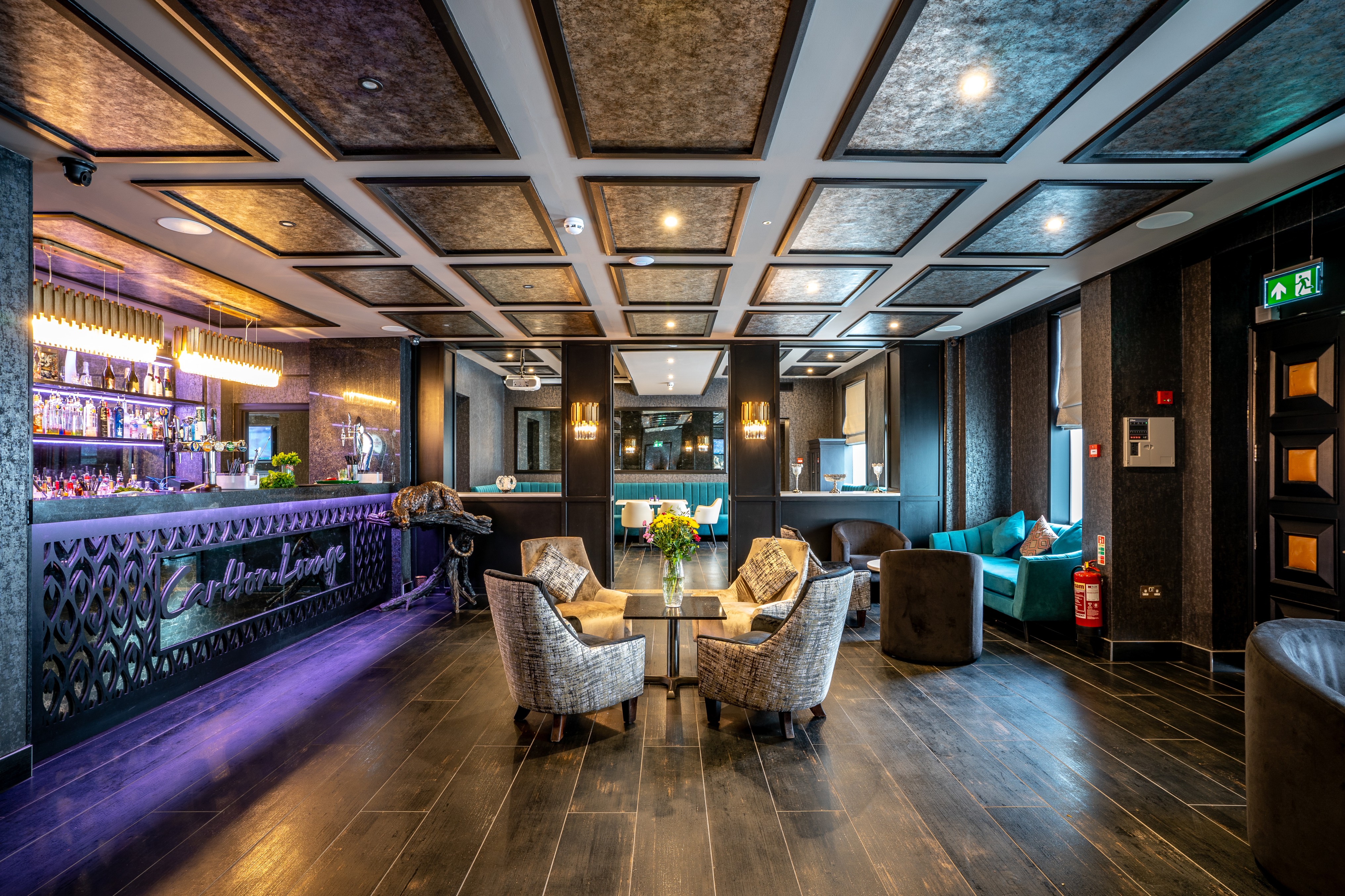 Carlton Lounge